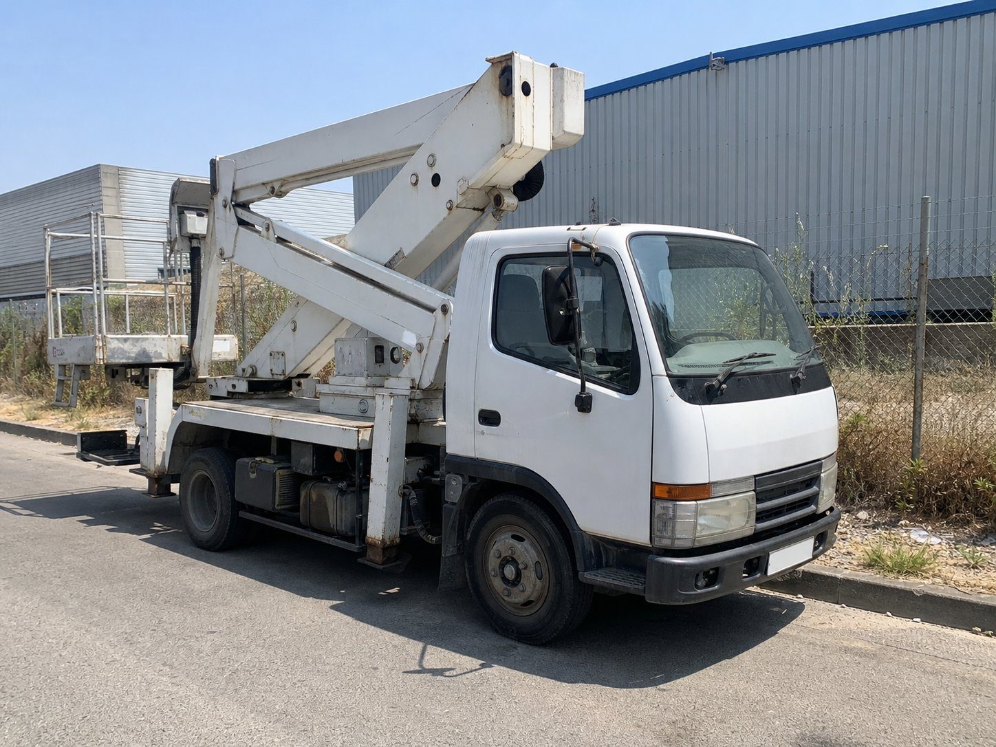 Açık alanda eklemli çalışma platformu